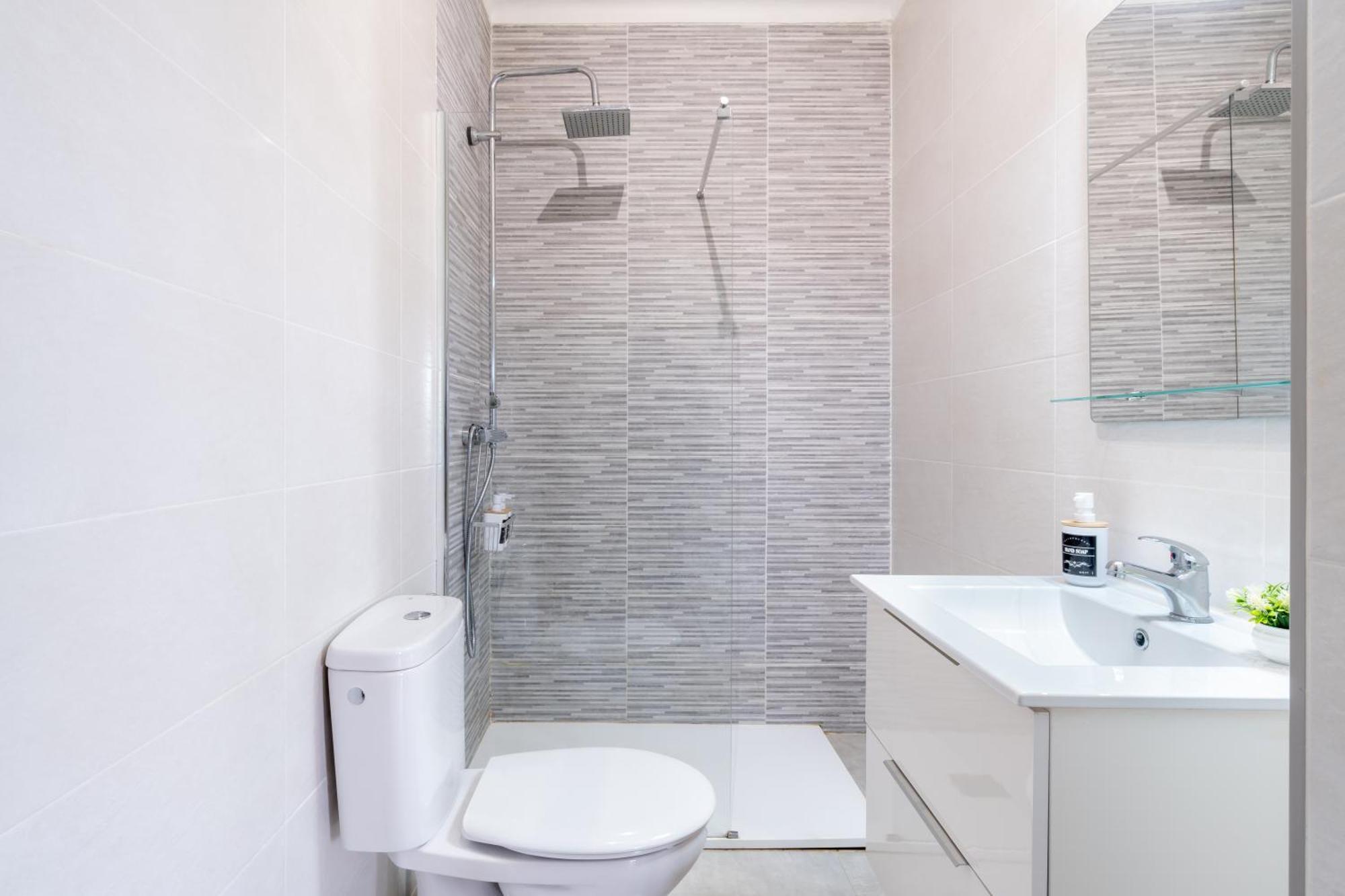 Calma Azul - 3Br - Terrace & Beach - Ac Wifi - 8 Guests กัมบริลส์ ภายนอก รูปภาพ